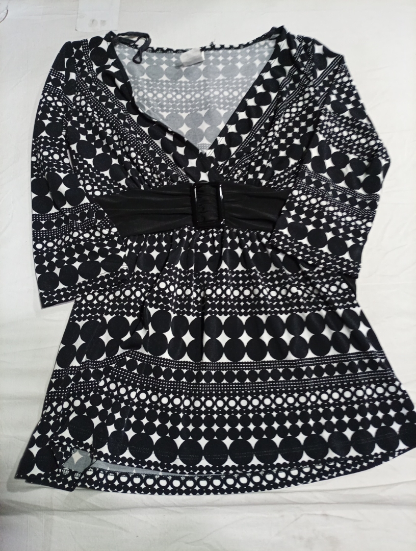 Vestido de Poás Preto e Branco da Wrapper Brand