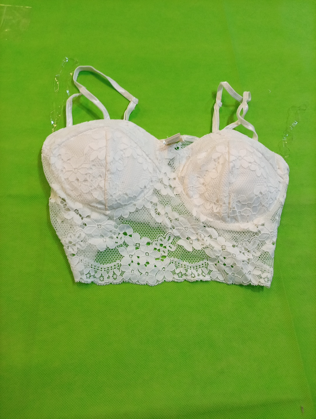 Weißer Spitzen-BH