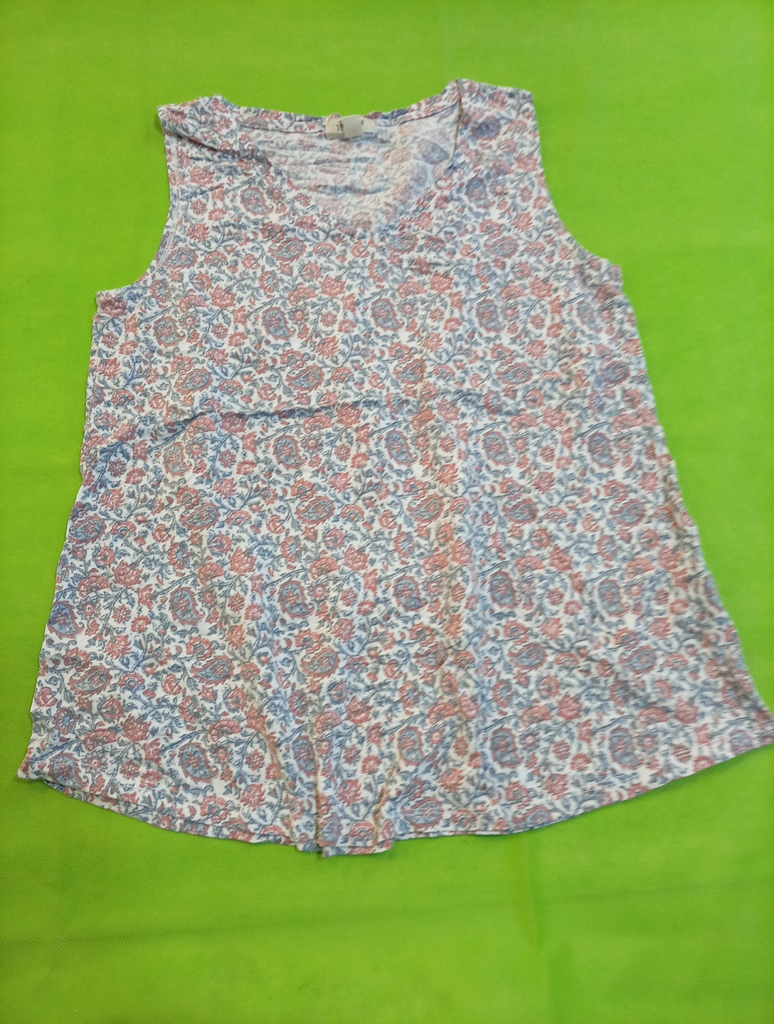 Débardeur floral sans manches