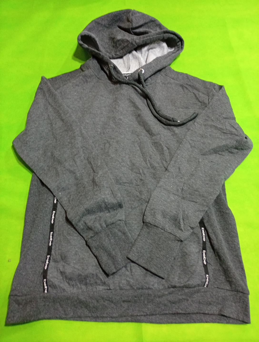 Grauer Hoodie