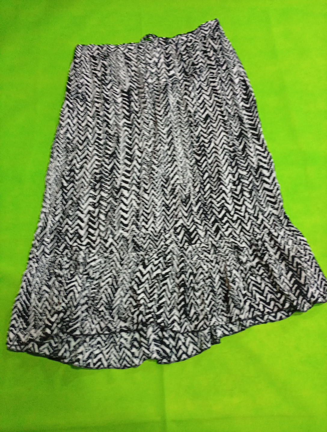 Zara Chevron Print Midi Skirt