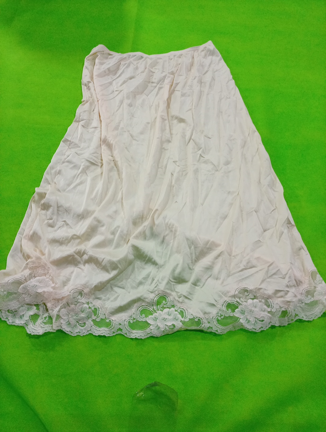 Gonna con bordino in pizzo bianco