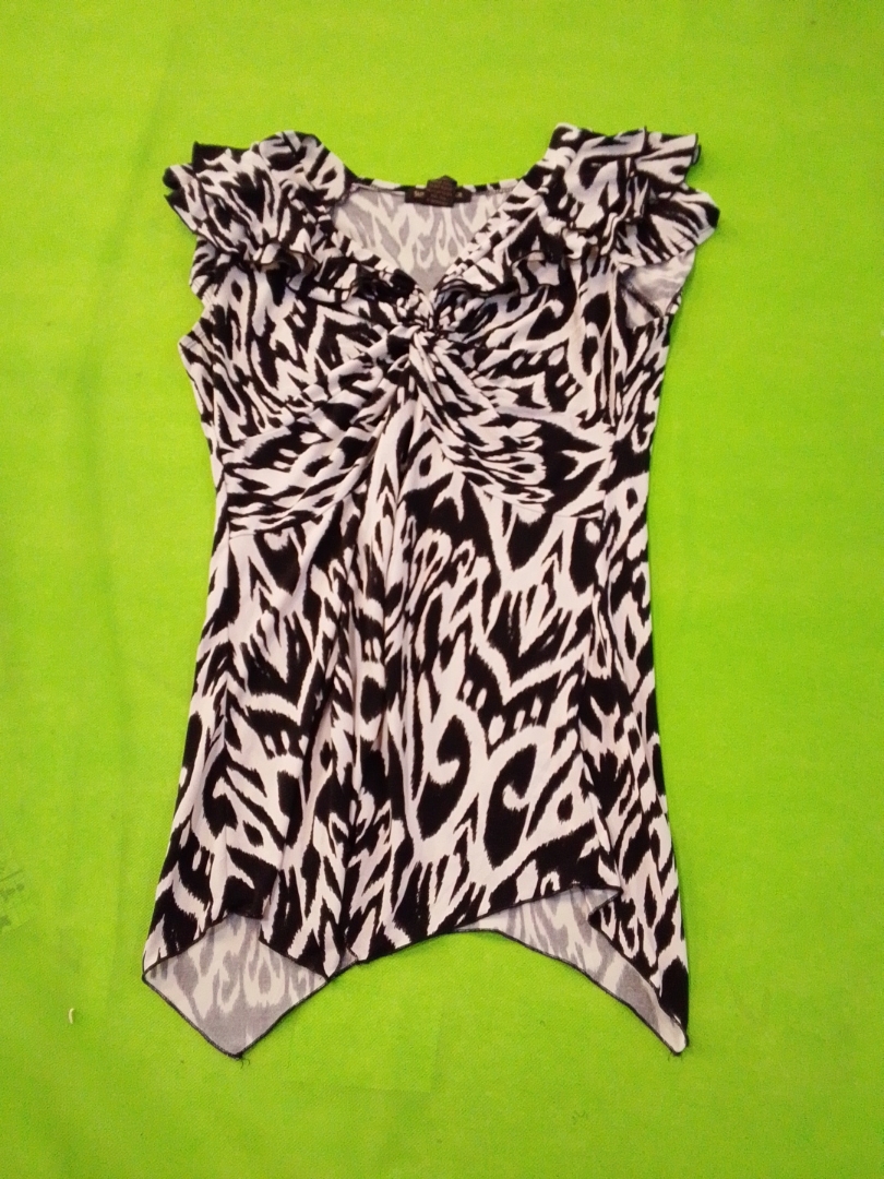 Blusa com Padrão Preto e Branco