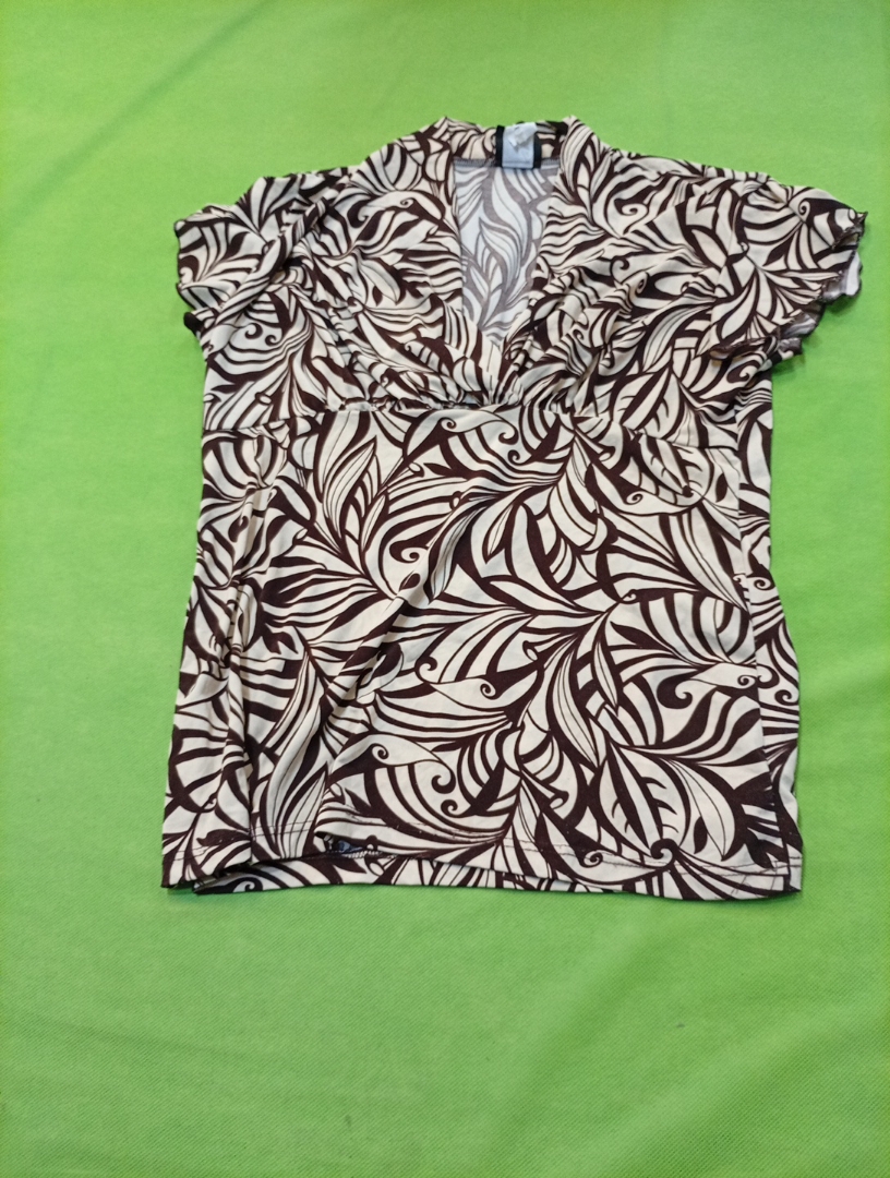 Blouse with Brown and White Pattern