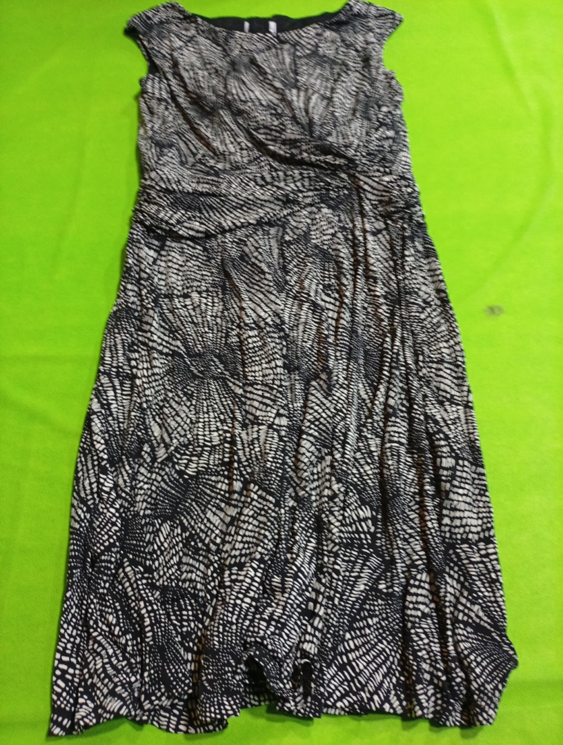 Unbranded Black and White Printed Sleeveless Midi ..