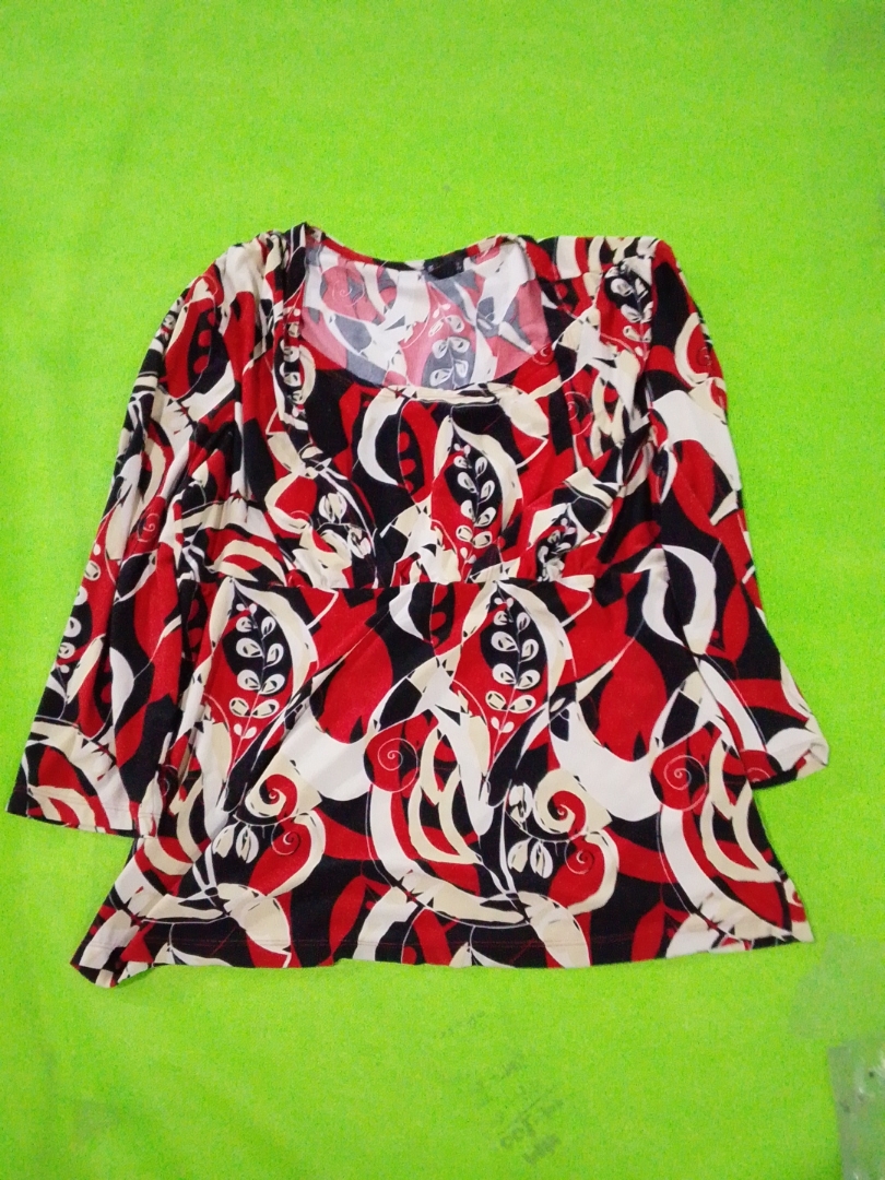 Blusa de Manga Larga Impresa Essentials