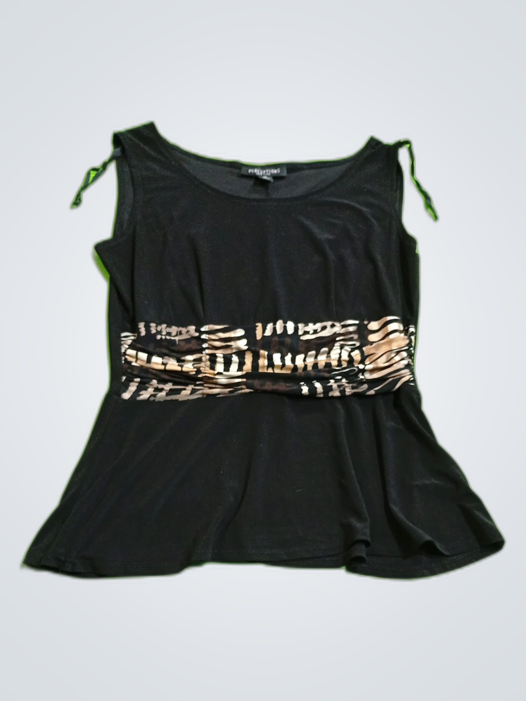 Blusa sin mangas con cinturón negro Perceptions Nu..