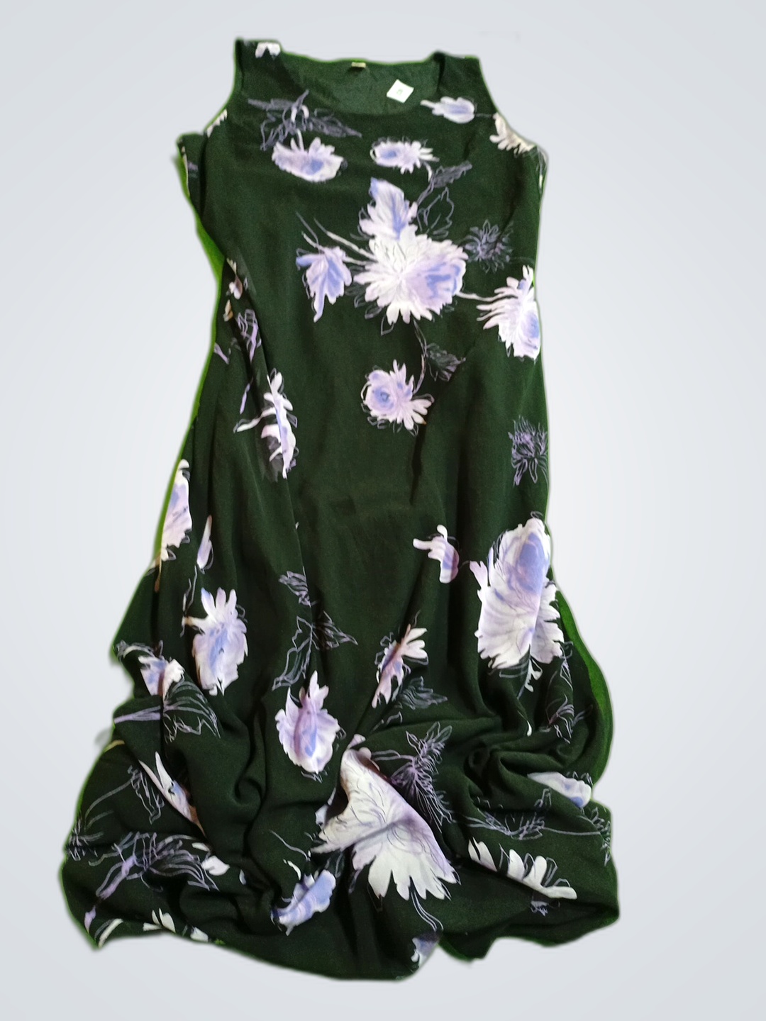 Vestido sin marca negro con flores sin mangas