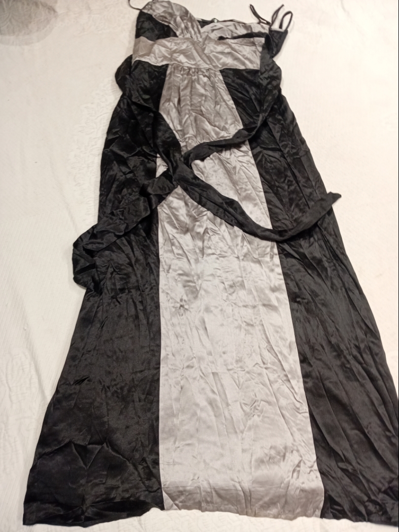 Arden B. Abito Maxi Nero e Argento