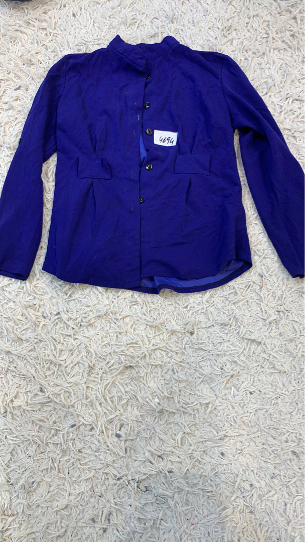 Chaqueta azul de botones