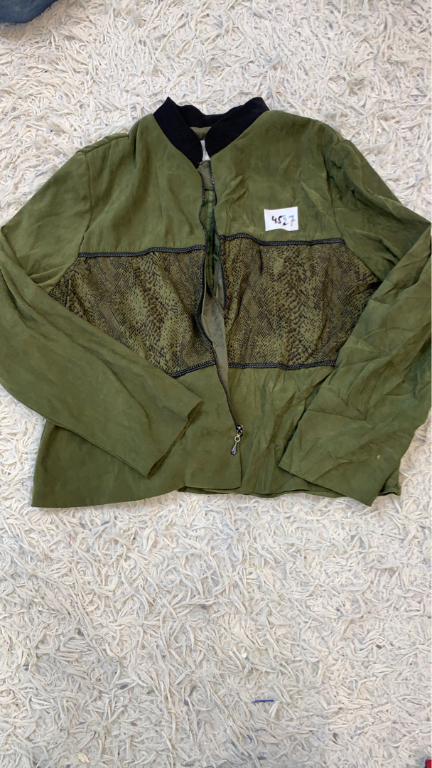 Chaqueta verde oliva D.f. Summers con panel de est..