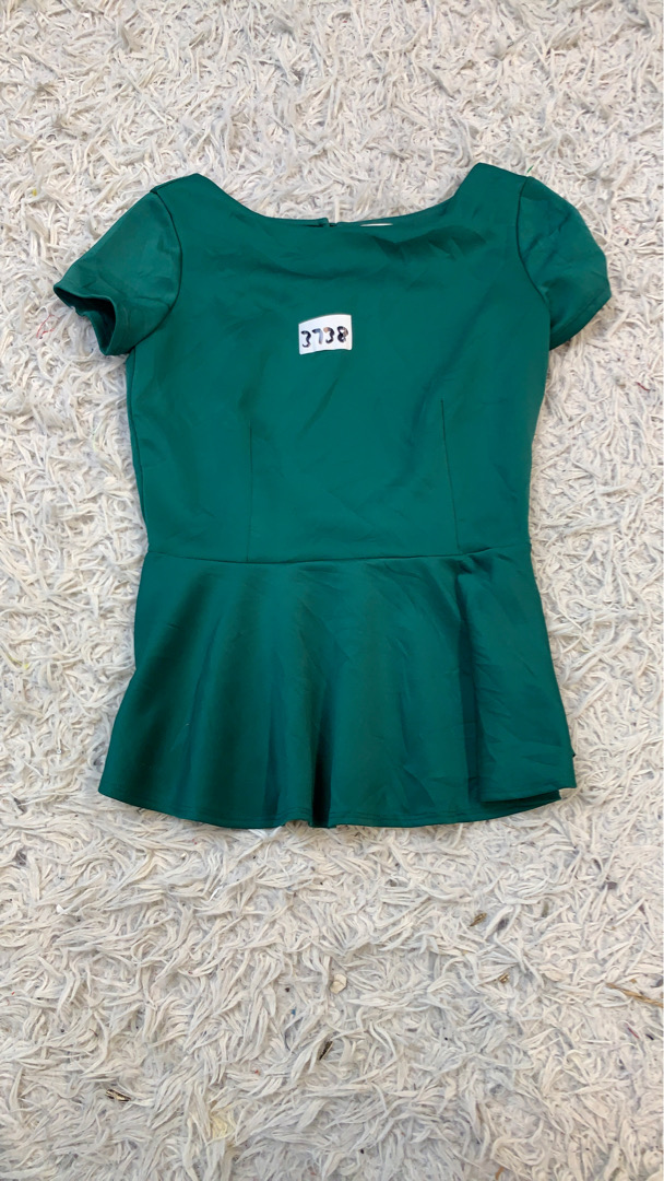 Top Peplum Verde