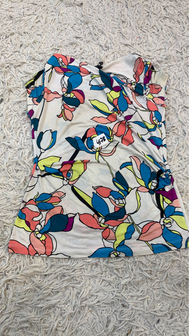 Top sin mangas con estampado floral