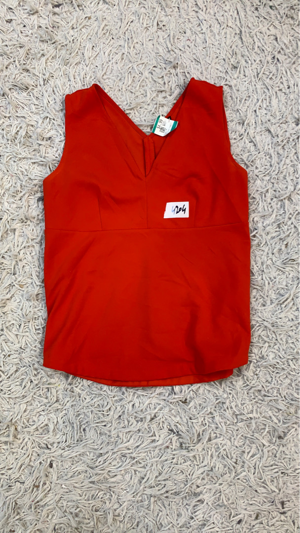 Top sin mangas rojo Ann Taylor