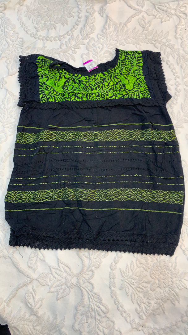 Bestickte Bauernbluse