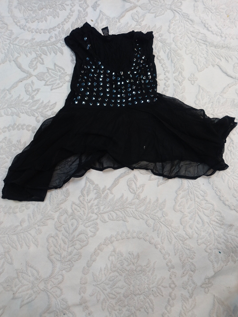 Robe ornée noire Rue21