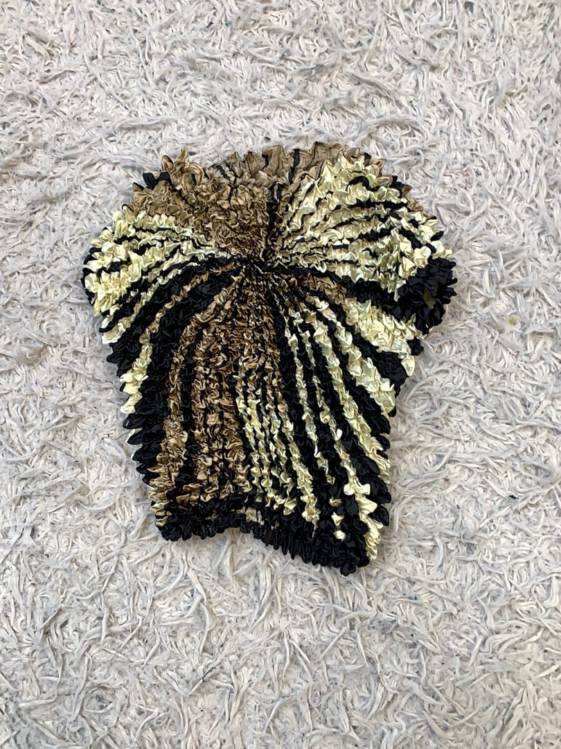 Abstract Print Pleated Top