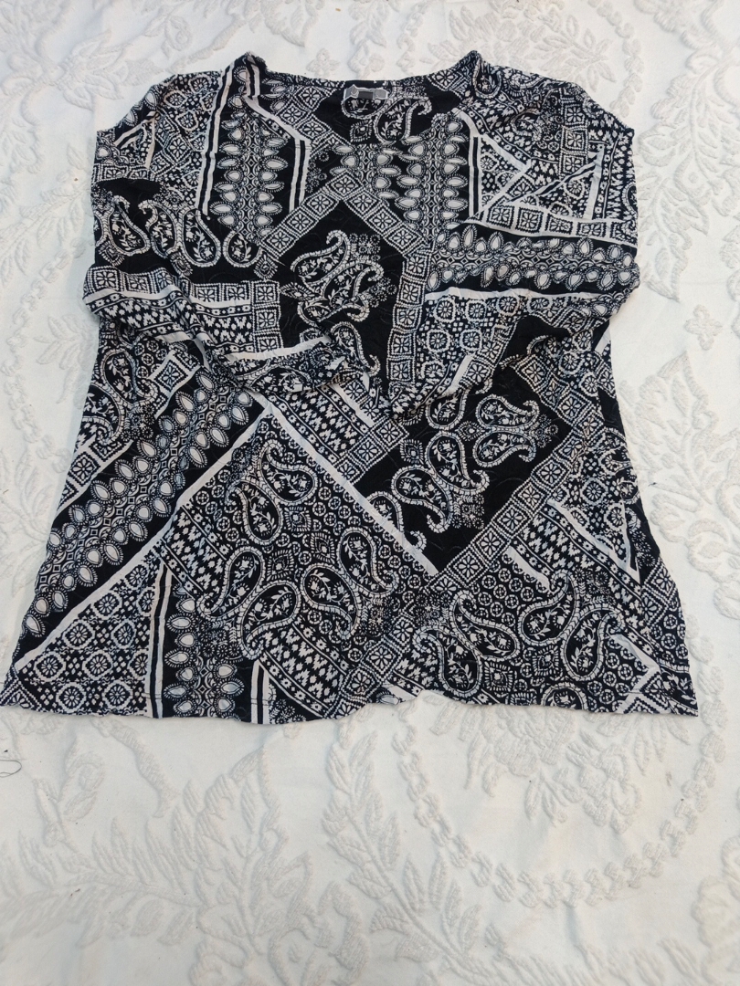 JM Collection Black and White Printed Blouse