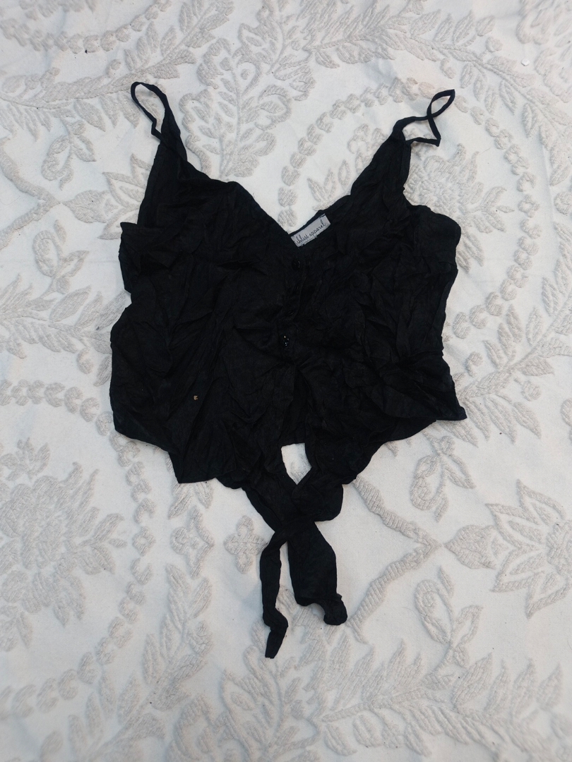 ブラックタイフロントキャミトップ