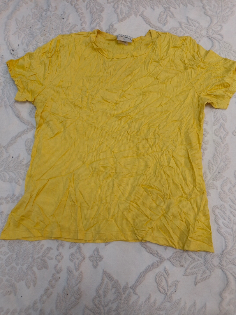 イエローショートスリーブトップ