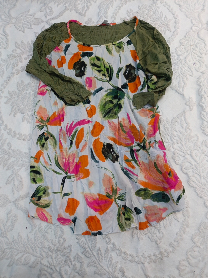 Women's Floral Top