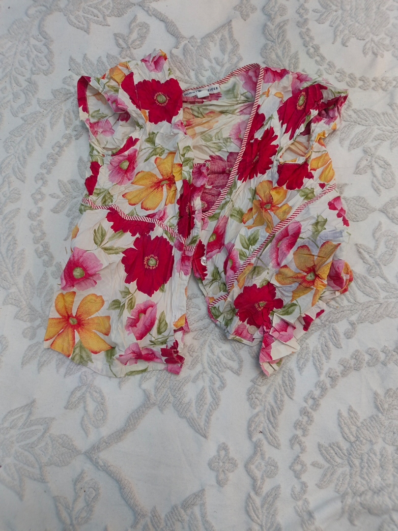 フローラルクロップトップ