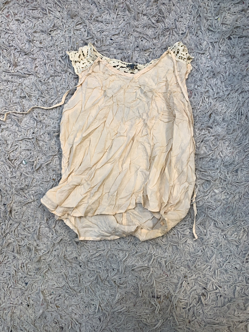 Top en satin avec dentelle