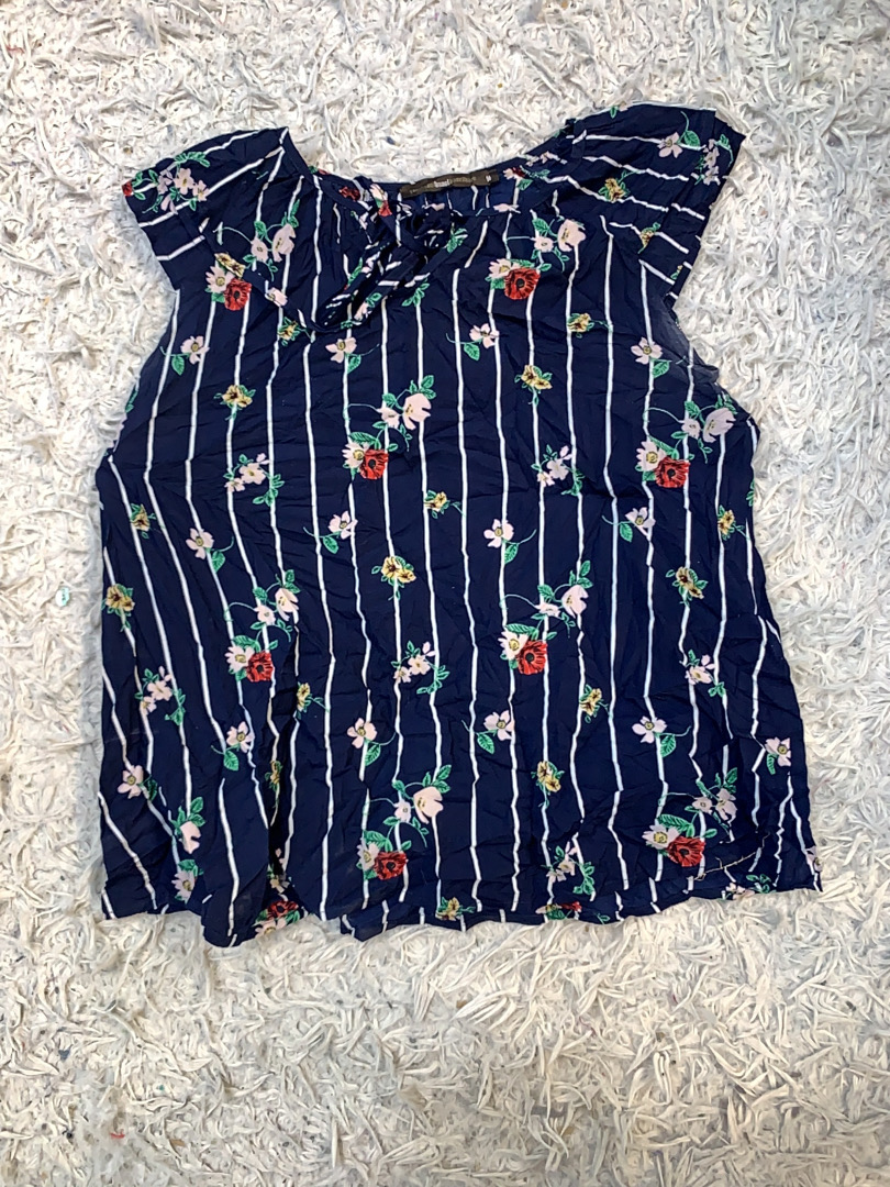 Blouse à fleurs bleues
