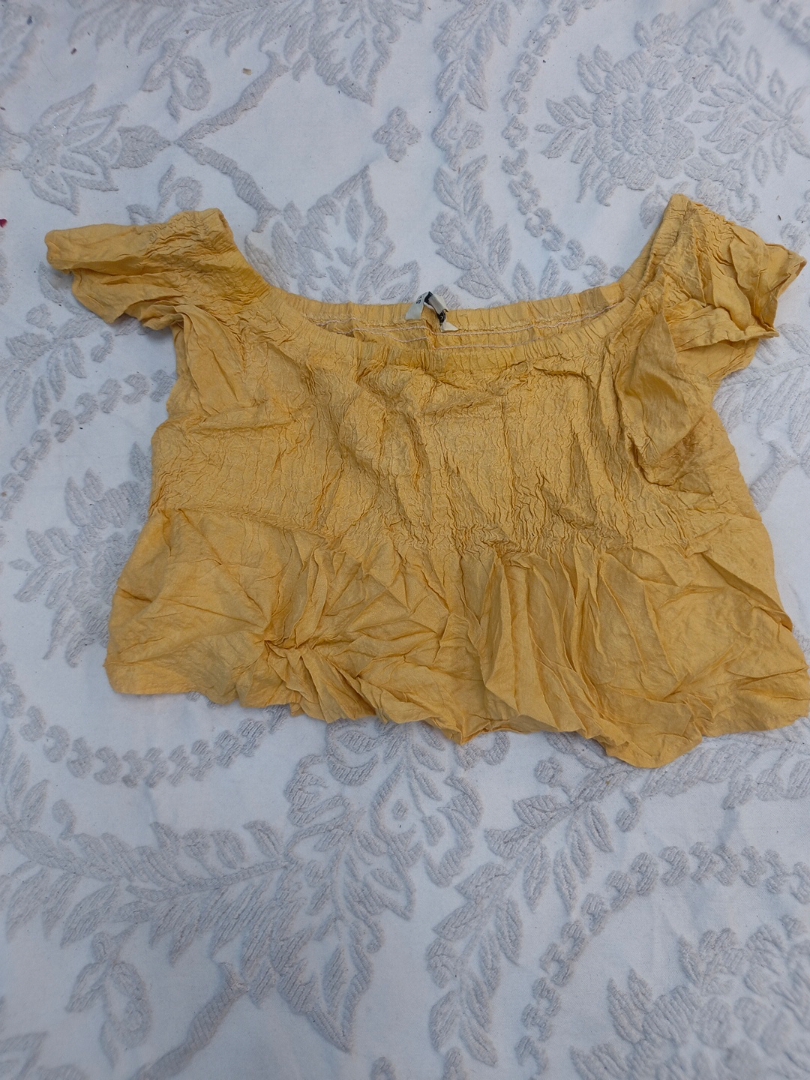 Top jaune à épaules dénudées