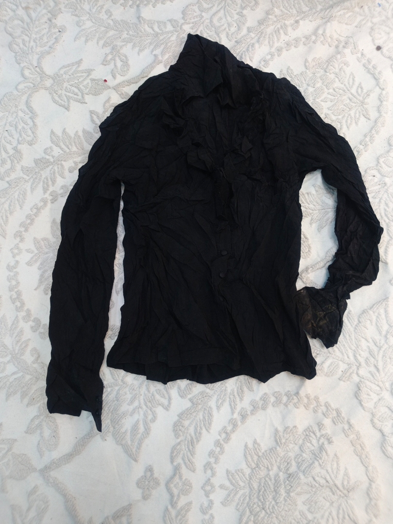 ブラックロングスリーブトップ