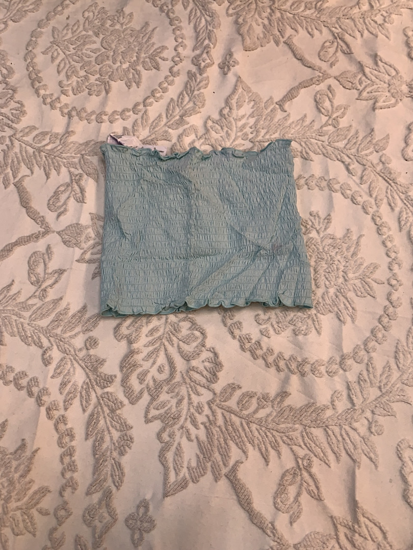 Hollister California Small Top