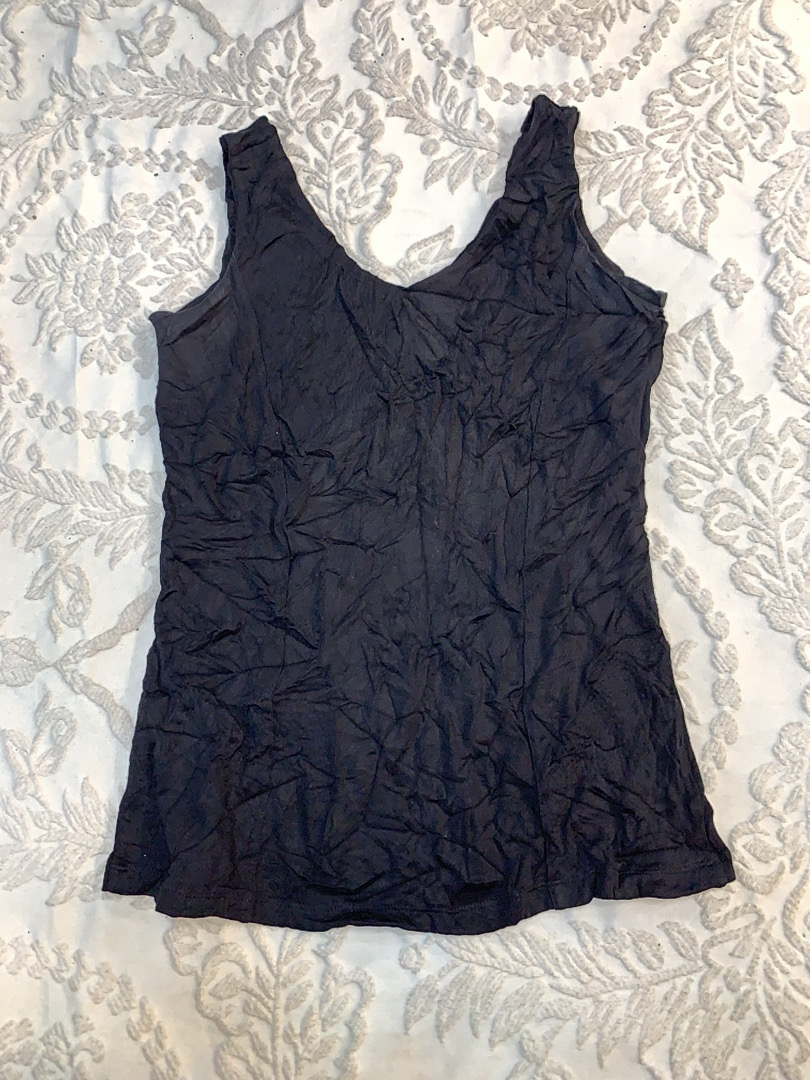 ブラックタンクトップ