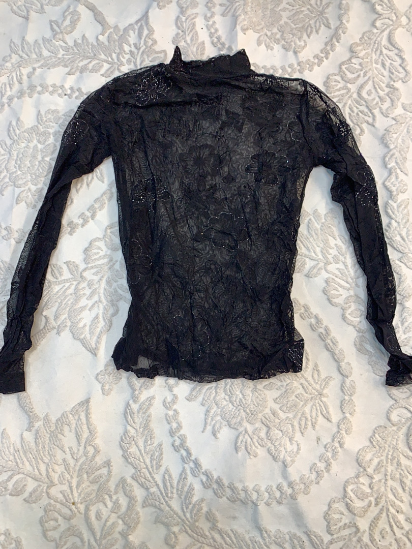 Top in pizzo nero
