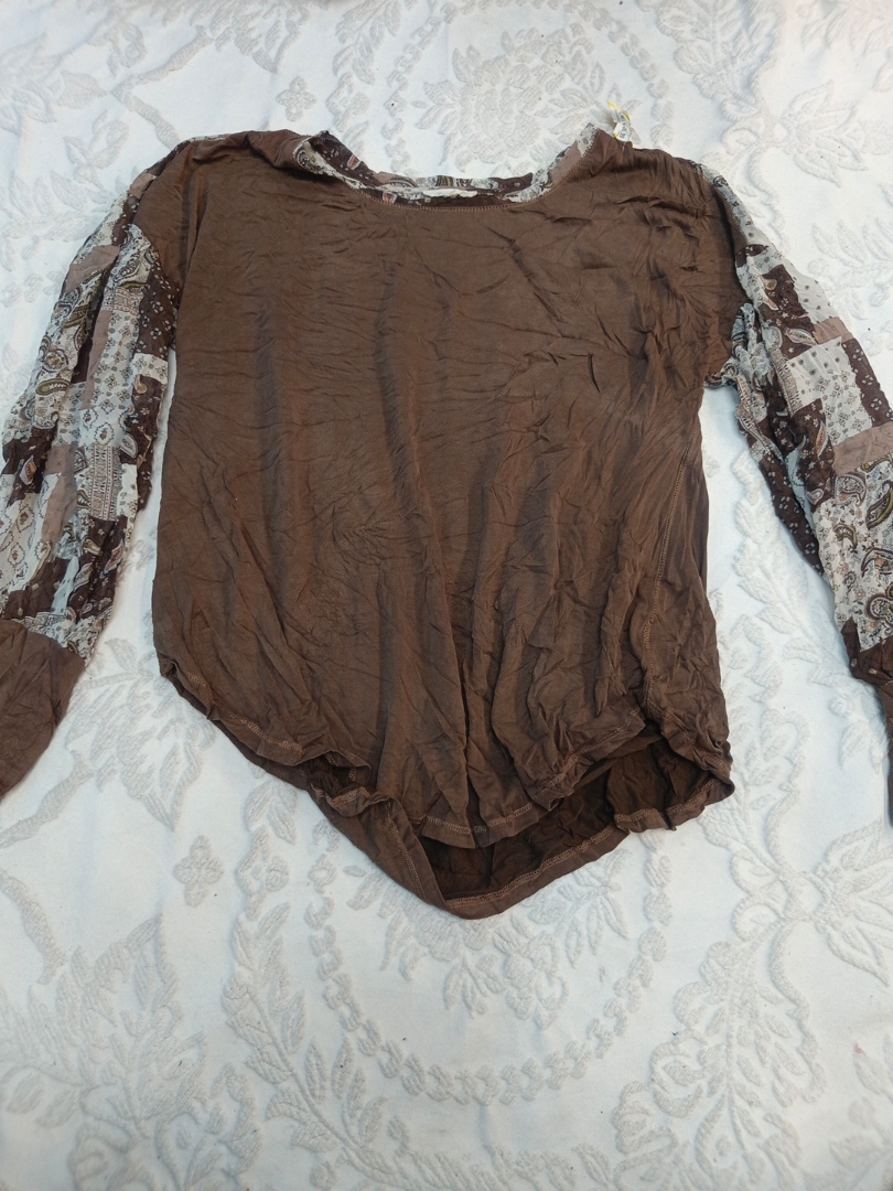 Top a paisley marrone