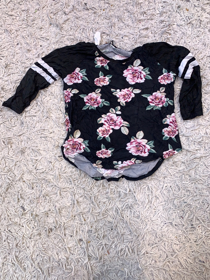 Schwarzes Blumenoberteil
