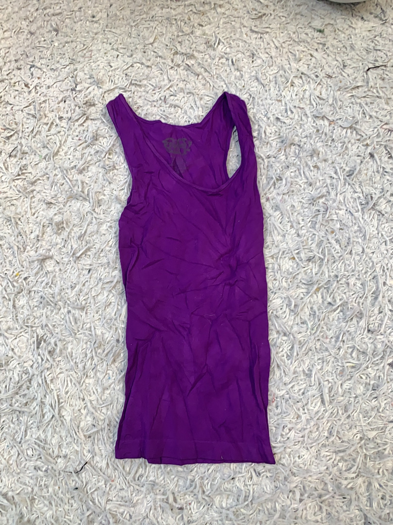 パープルタンクトップ