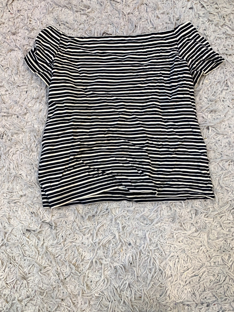 Top a rayas sin hombros