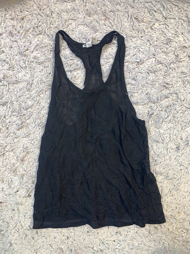 Camiseta Preta de Alças do Tipo Racerback da Forev..