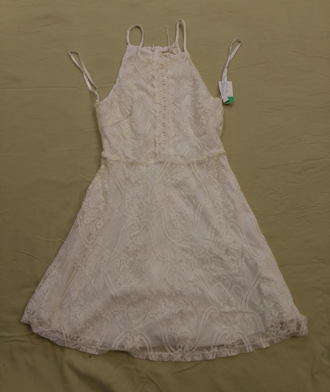 Abito in pizzo bianco