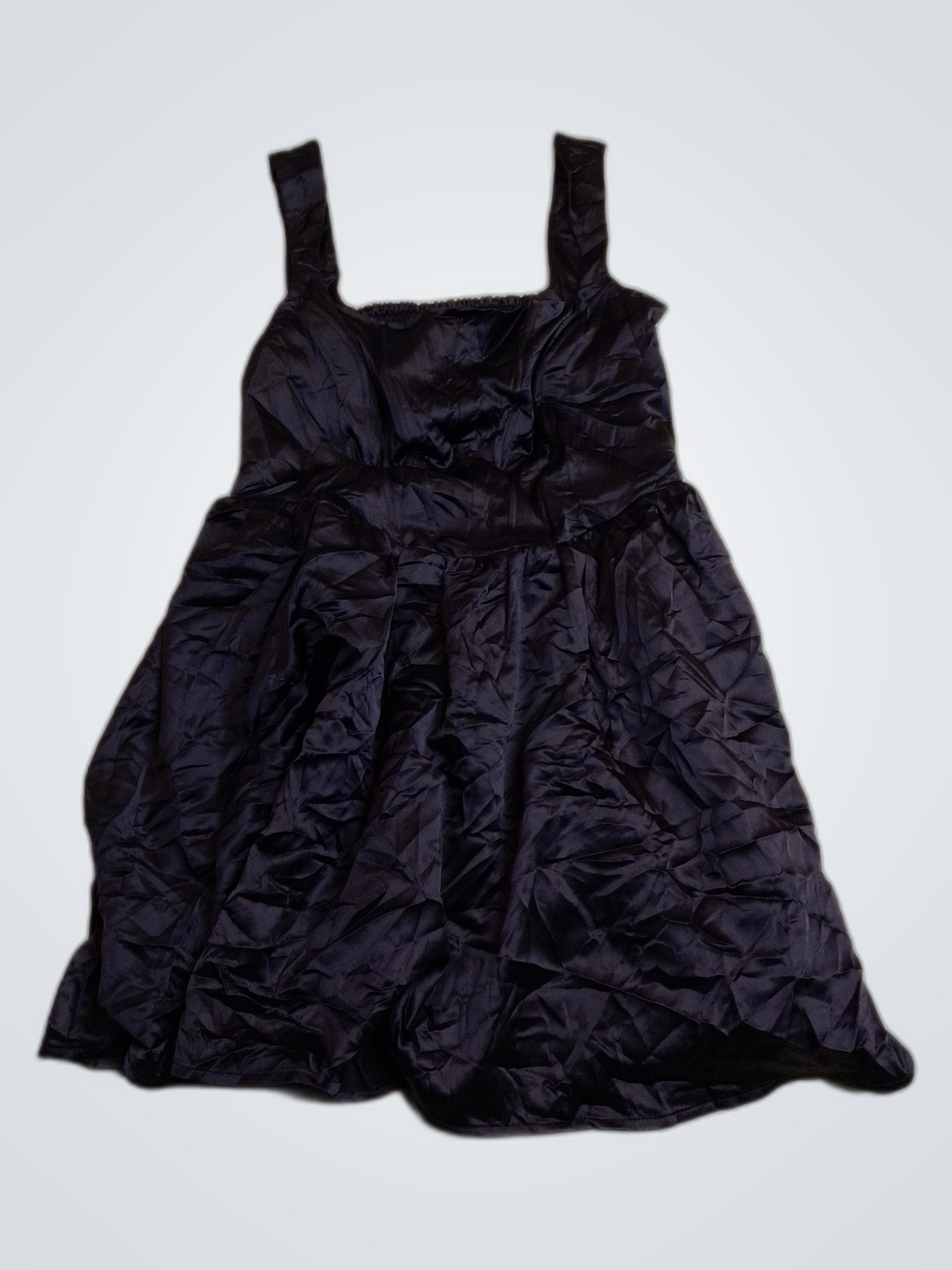 Abito nero senza maniche