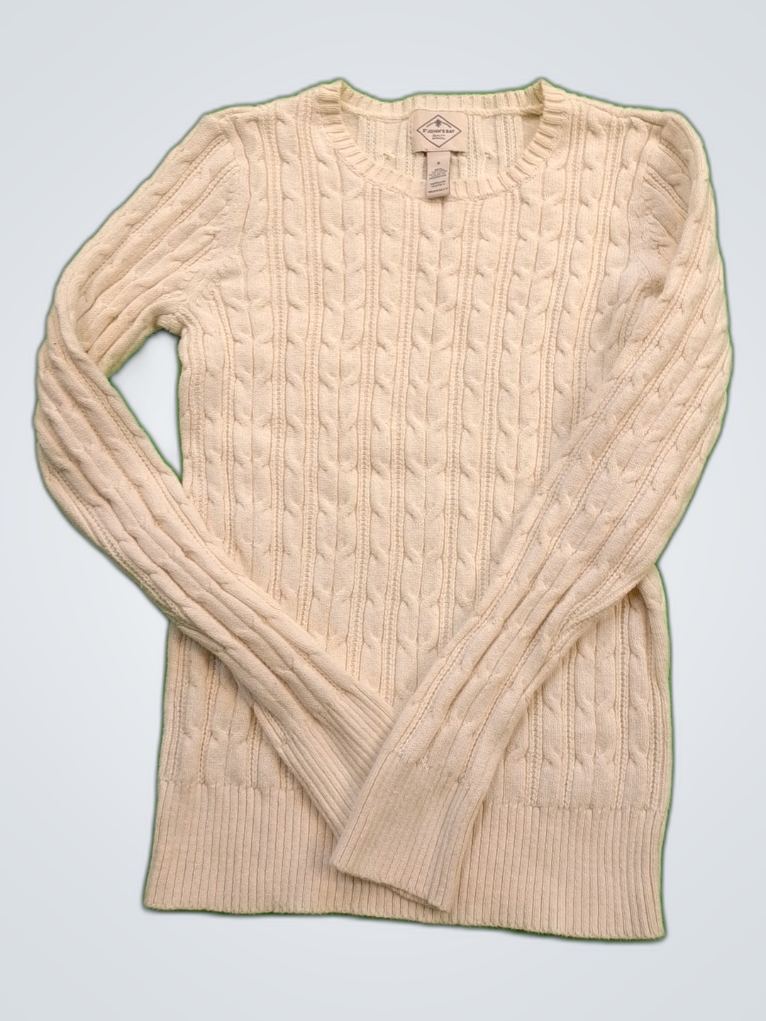 Cremfarbener Kabelstrickpullover