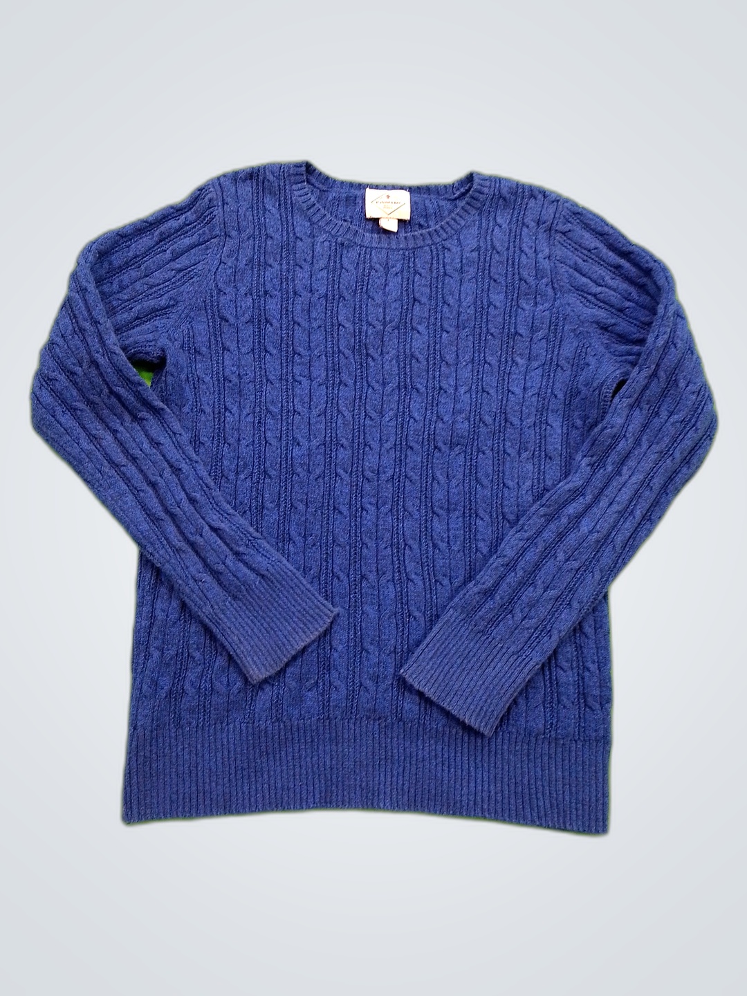 Blauer Strickpullover