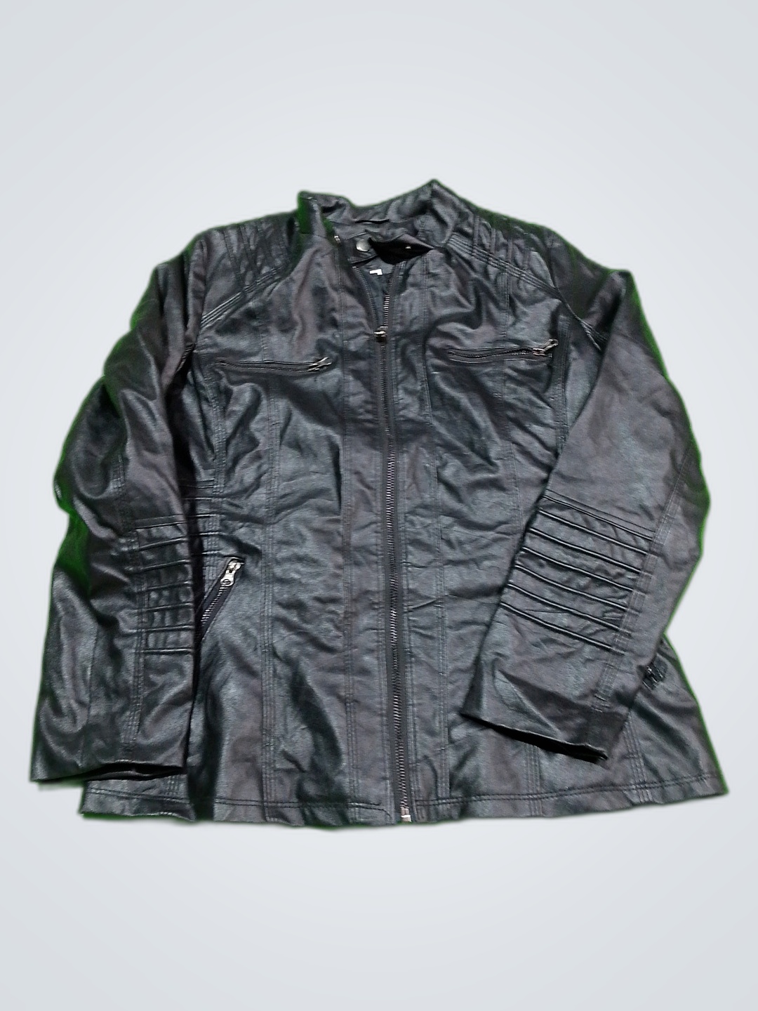 Chaqueta de cuero negra sin marca