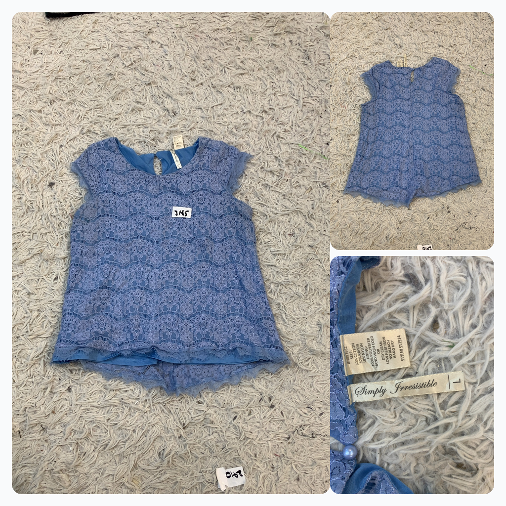 Simplemente Irresistible Top de Encaje Azul