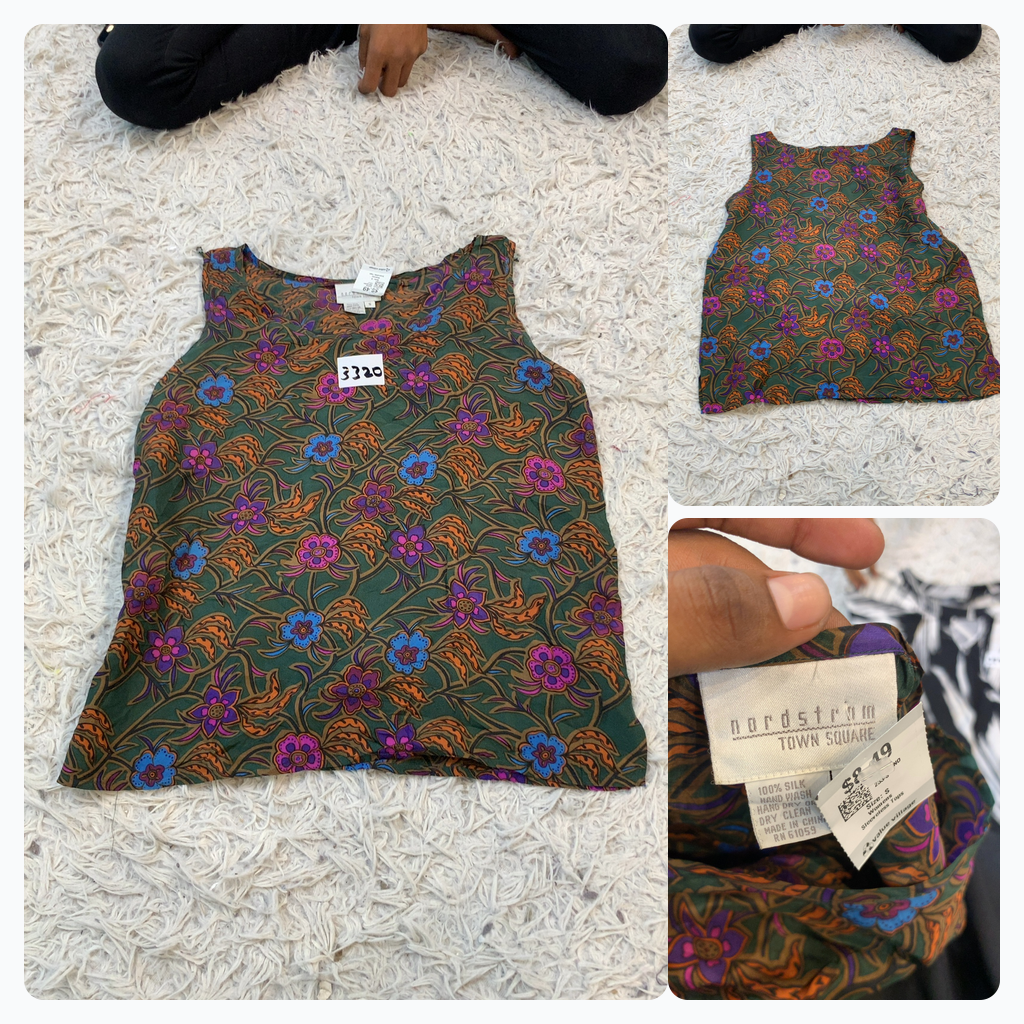Top sin mangas con estampado floral