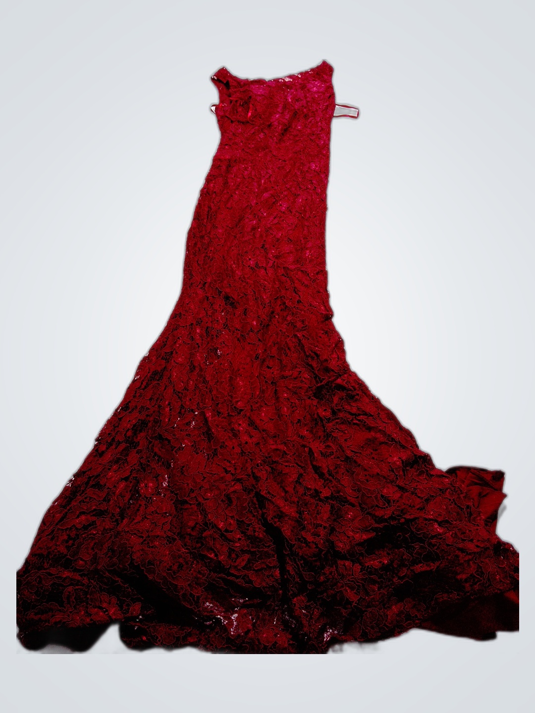 Robe en dentelle rouge