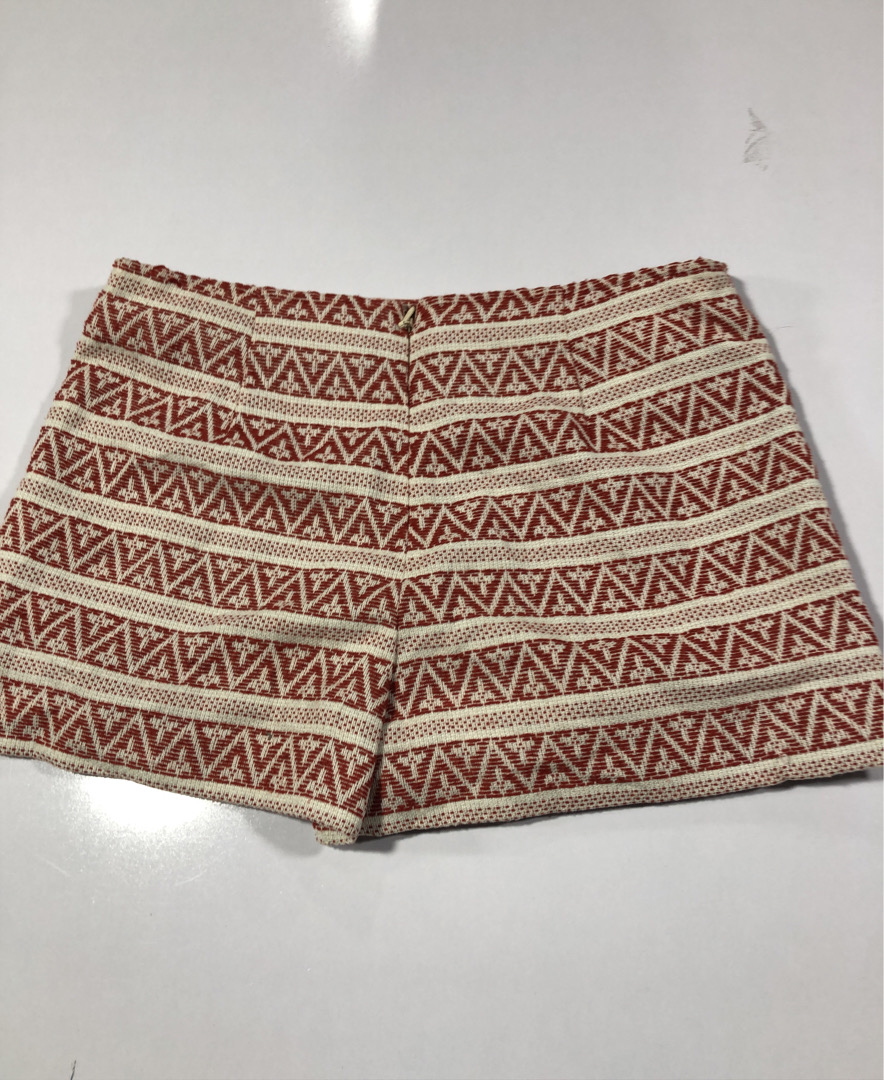 Gonna geometrica rossa e bianca BCBGeneration