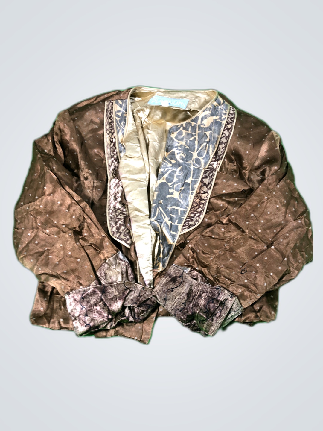 Braune Satinjacke mit blauen und goldenen Akzenten