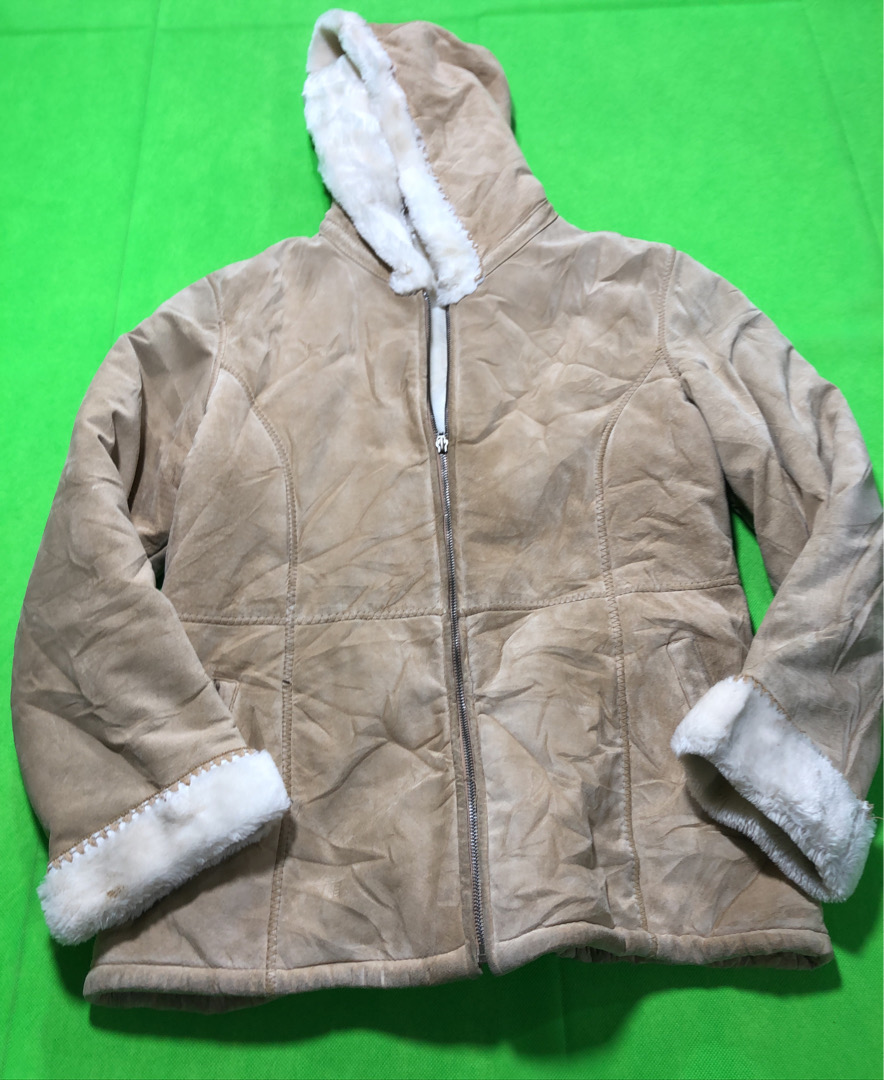 Veste à capuche en fausse fourrure beige