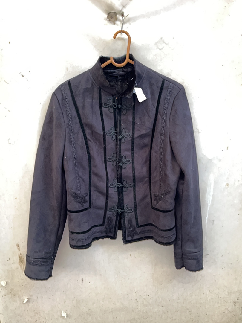 Ensemble de vestes en cuir et en jean - 15 pièces ..